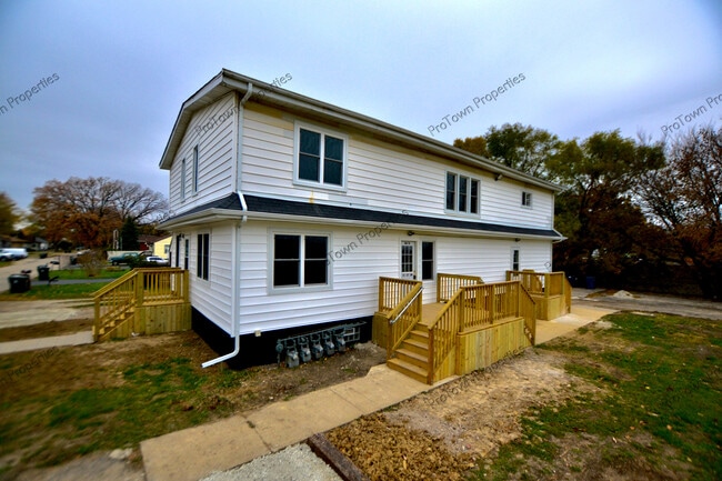 Building Photo - 333 Hughes Ave