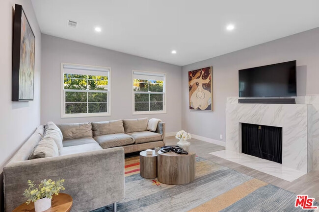 Building Photo - 5147 Fulton Ave