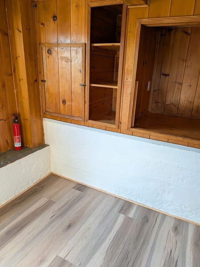 Building Photo - La Mesa