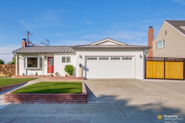 Building Photo - Stylish San Jose Home and Private Yard