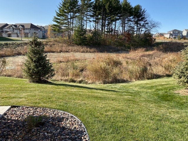 Building Photo - Available Oct 9 - Spacious End Unit 3 Bedr...