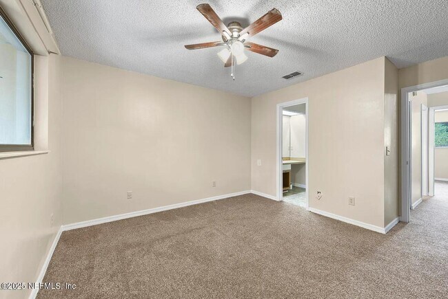 Building Photo - 85 Debarry Ave
