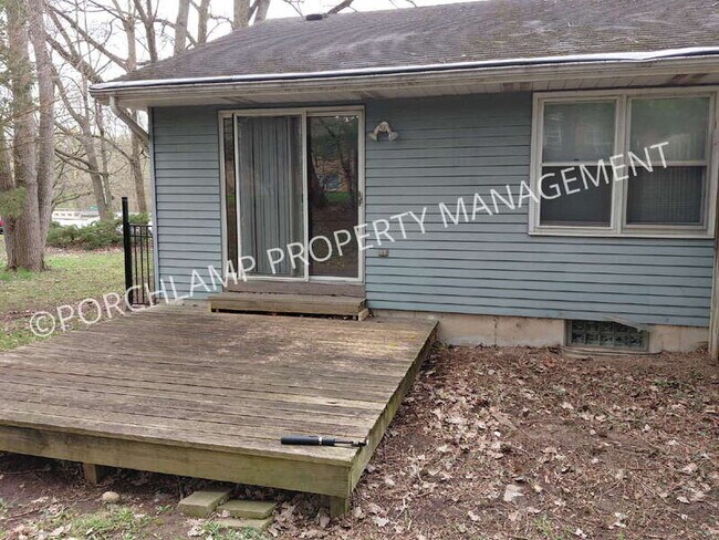 Building Photo - 3142 Kalamazoo Ave SE