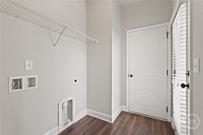 Building Photo - 504 Potter Stone Square