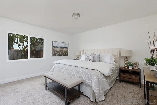 Building Photo - Welcome to your future home! Beautiful 3-bedroom, 2-bathroom house - Don't Miss out