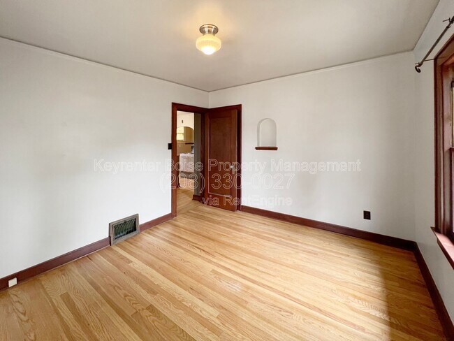 Building Photo - 1512 S Grant Ave