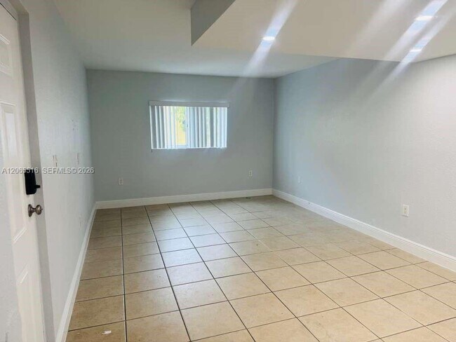 Building Photo - 8270 SW 149th Ct