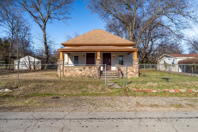 Primary Photo - Charming 3 Bed / 1 Bath Home in Greenwood