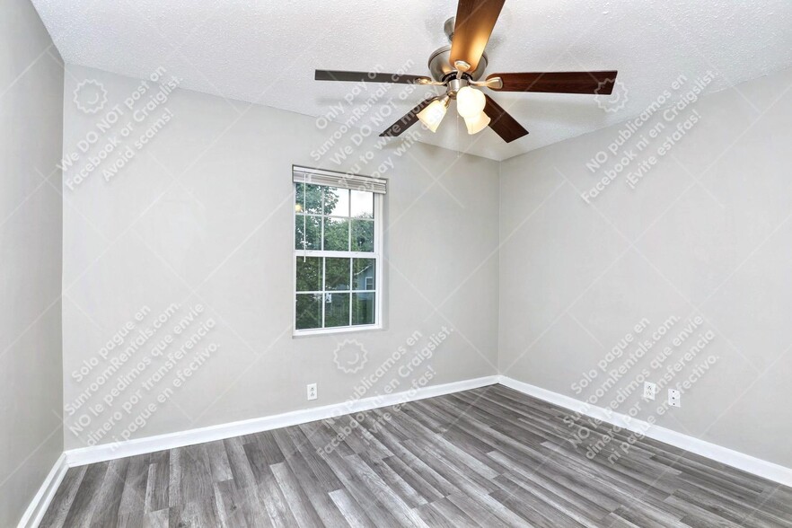 Building Photo - 414 N Temple Ave