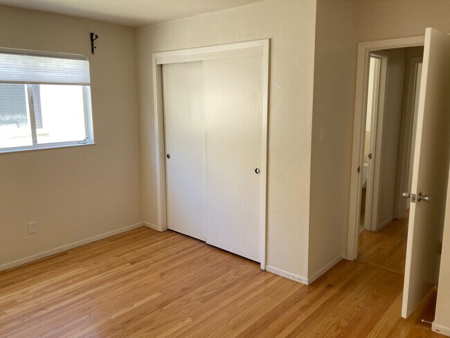 Building Photo - 1423 Walnut St