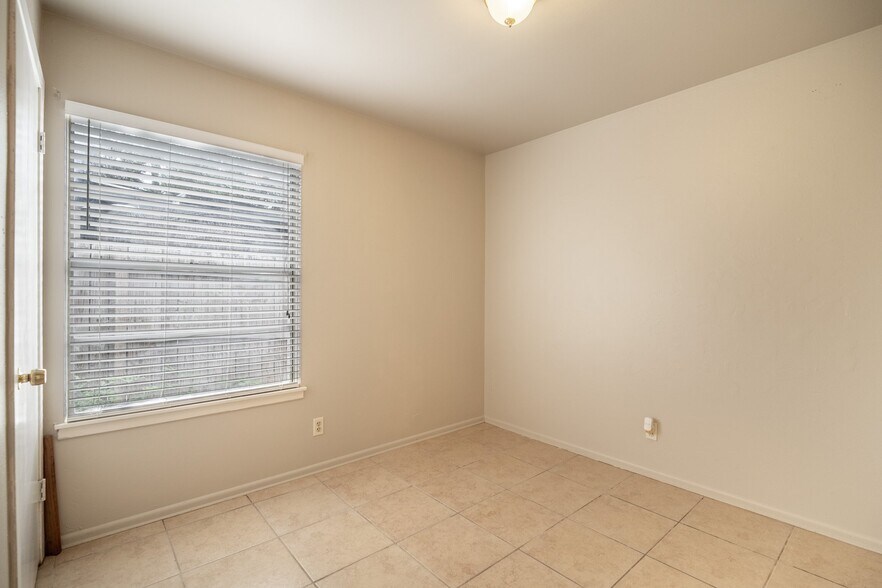 Building Photo - 10507 Mt Boracho Dr