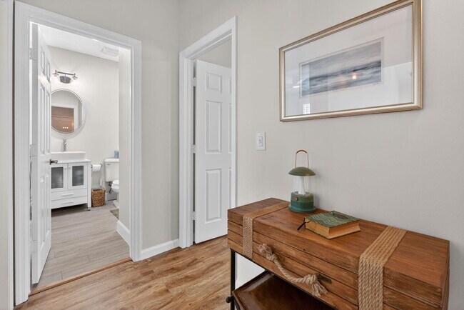 Building Photo - 3069 Mainsail Cir