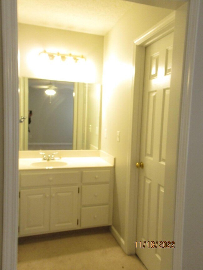 Building Photo - 3840 Oleander Dr