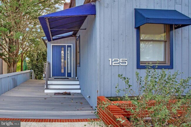 Primary Photo - 125 Island View Dr