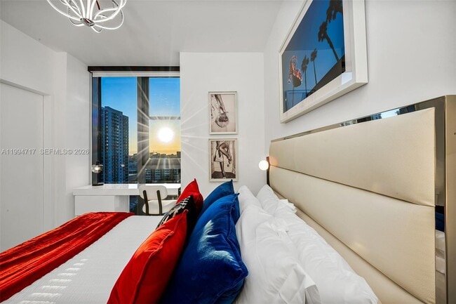 Building Photo - 700 NE 24th St