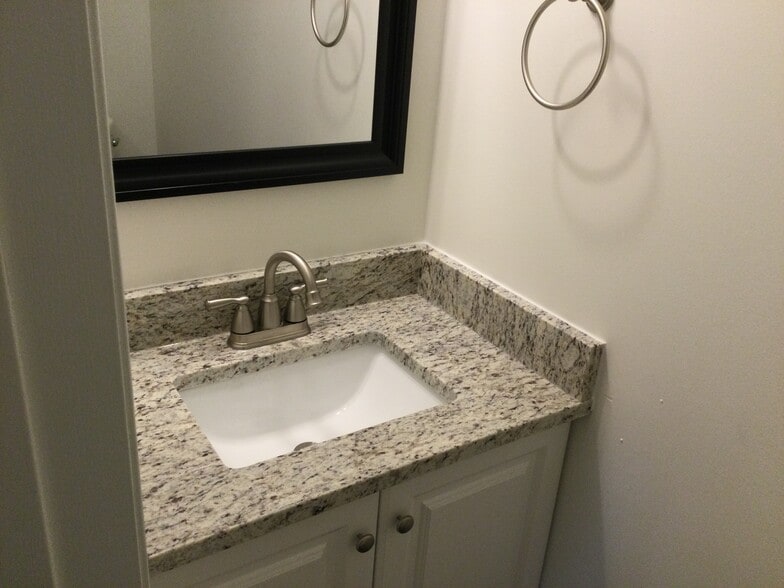 Building Photo - 7885 Butterfield Ln