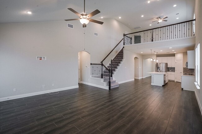 Building Photo - 15915 Durian St