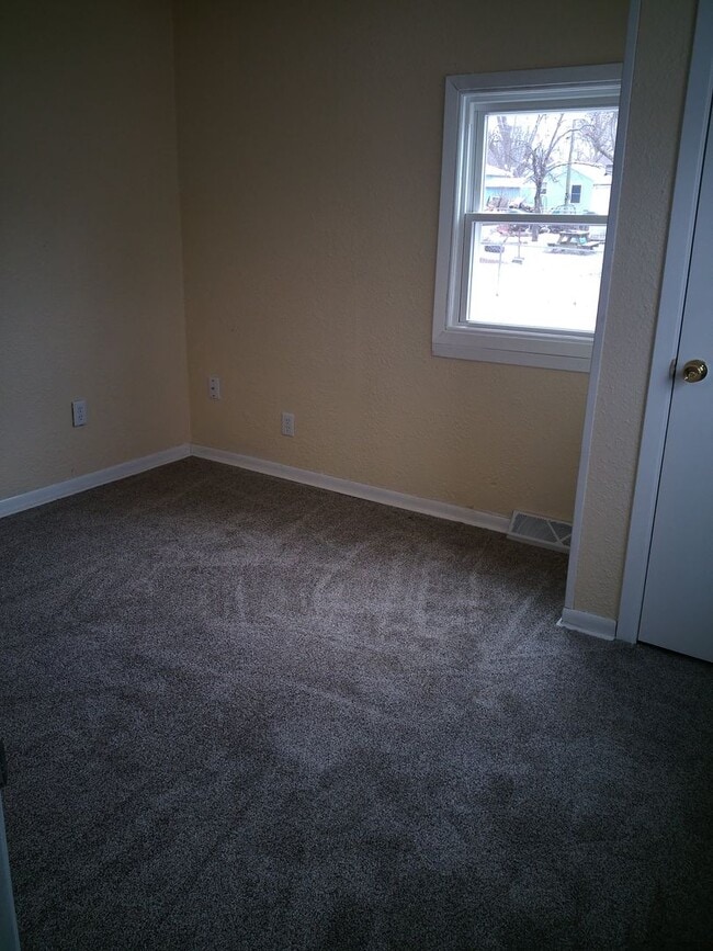 Building Photo - 2 bedroom house for rent