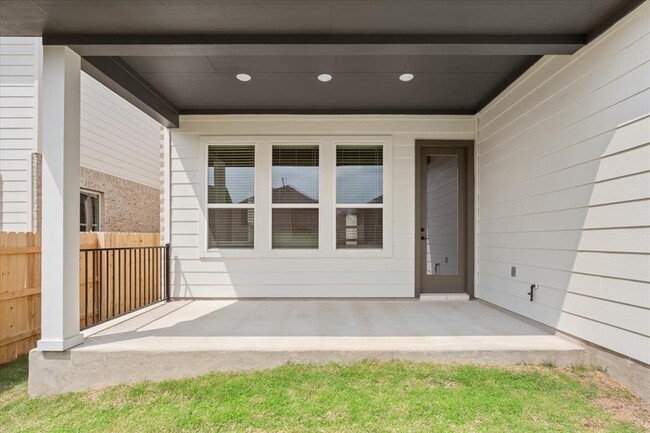 Building Photo - 212 Lariat Lp