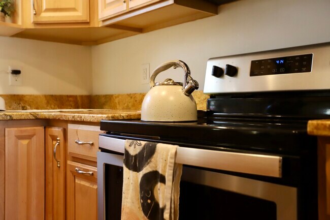 Building Photo - 14 Sterling Rd