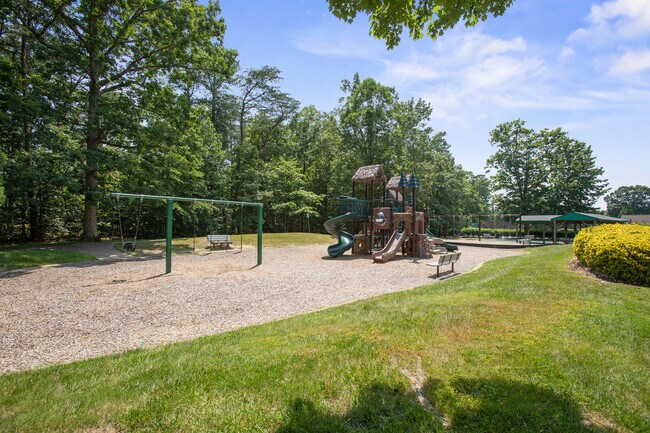 Building Photo - 4001 Mossy Bank Ln