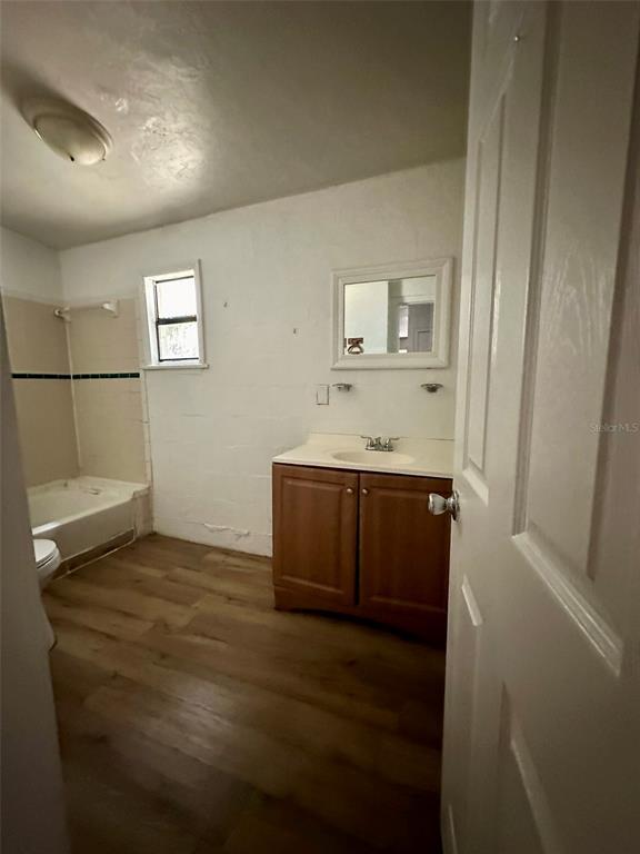 Building Photo - 649 NE Waldo Rd