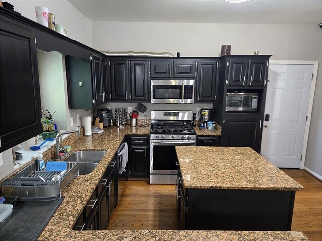 Building Photo - 455 Oak Springs Dr NW