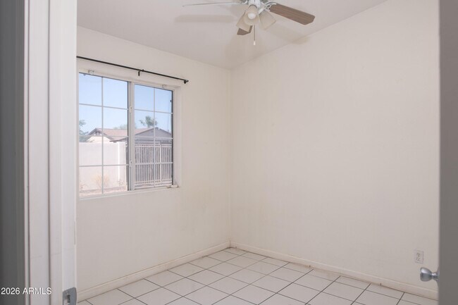Building Photo - 15861 N 20th St