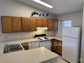 Building Photo - Anthony Square Carriage Homes - 1025 S 6th...