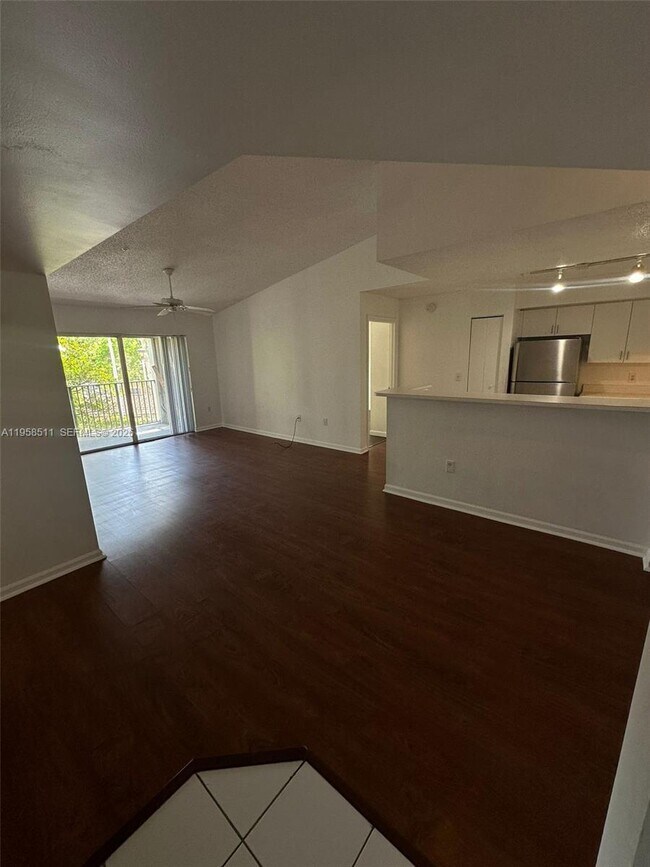 Building Photo - 4848 N State Rd 7