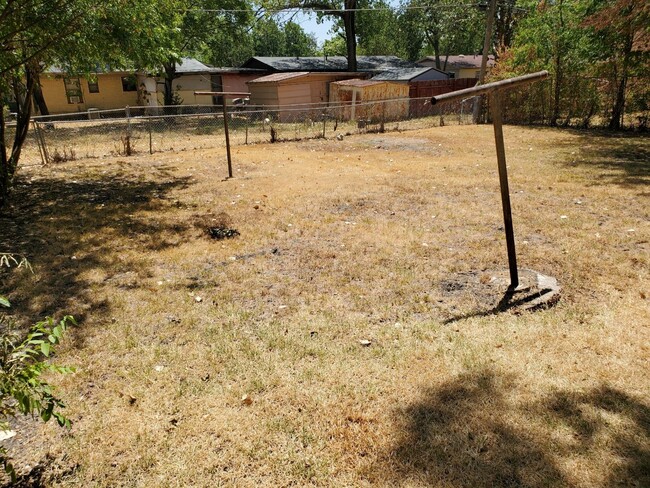 Building Photo - 1604 Crestridge Dr