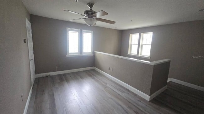 Building Photo - 215 18th Ave