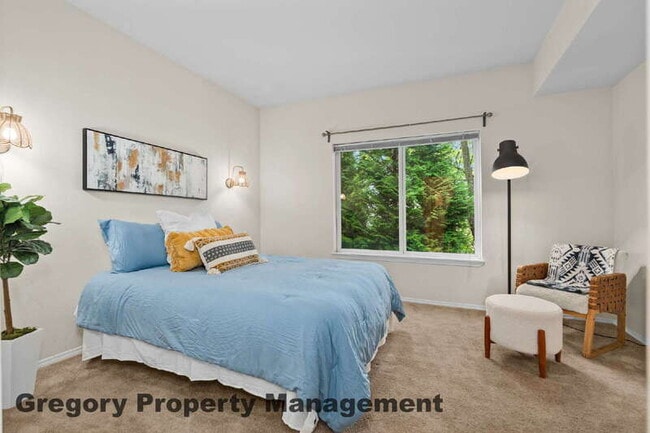 Building Photo - 12120 NE 172nd Pl