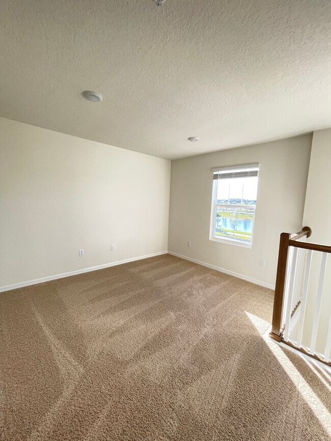 Building Photo - Newly Built, Water View, Luxury Executive ...