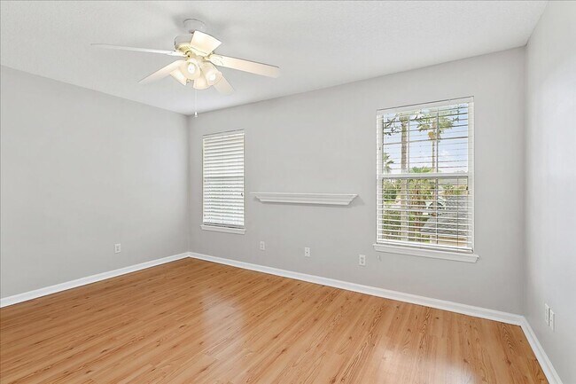 Building Photo - Lovely contemporary home in popular South Jax Beach!