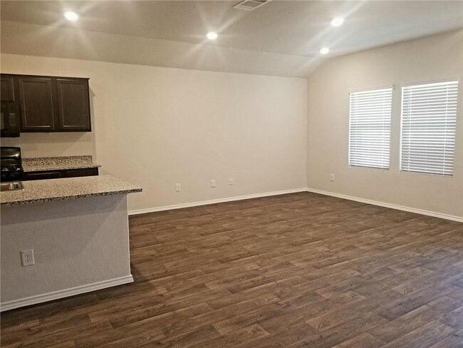 Building Photo - 125 Moonrise Dr