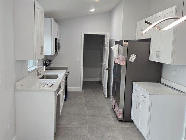 Building Photo - 13844 SW 104 Ln
