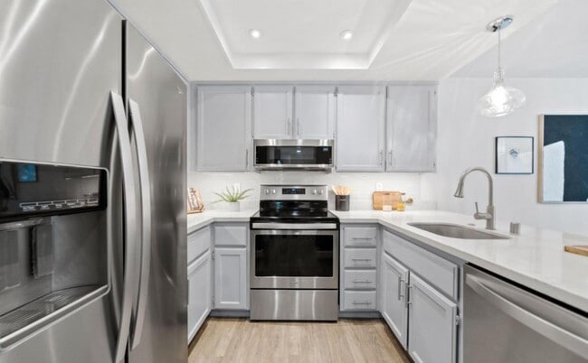 Building Photo - 906 La Barbera Dr