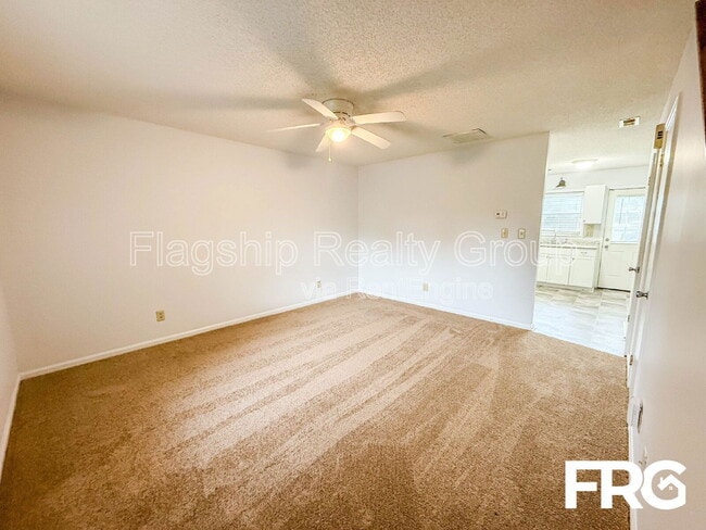 Building Photo - 107 Chesterfield Ct
