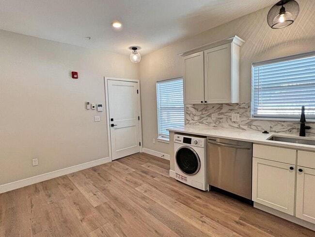 Building Photo - 3327 Tejon St