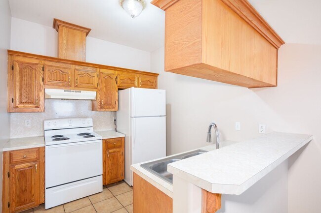 Building Photo - 604 Buena Vista Dr