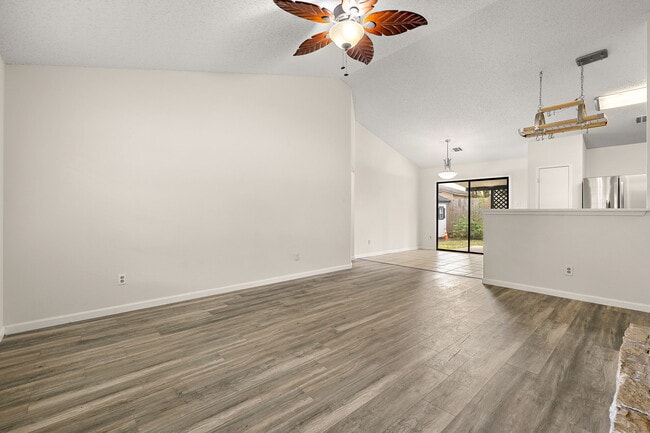 Building Photo - 1705 Laurel Path