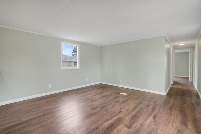 Building Photo - 6266 Magnolia Dr