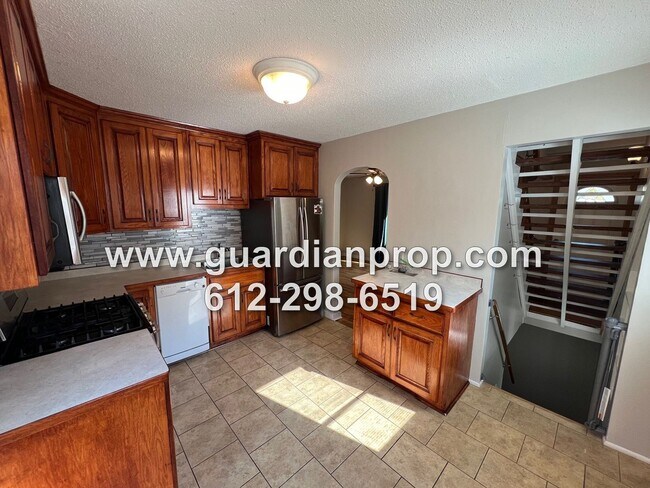 Building Photo - Mounds View House Available Now, Updated K...