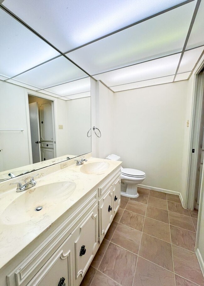 Building Photo - 11103 Whisper Hollow