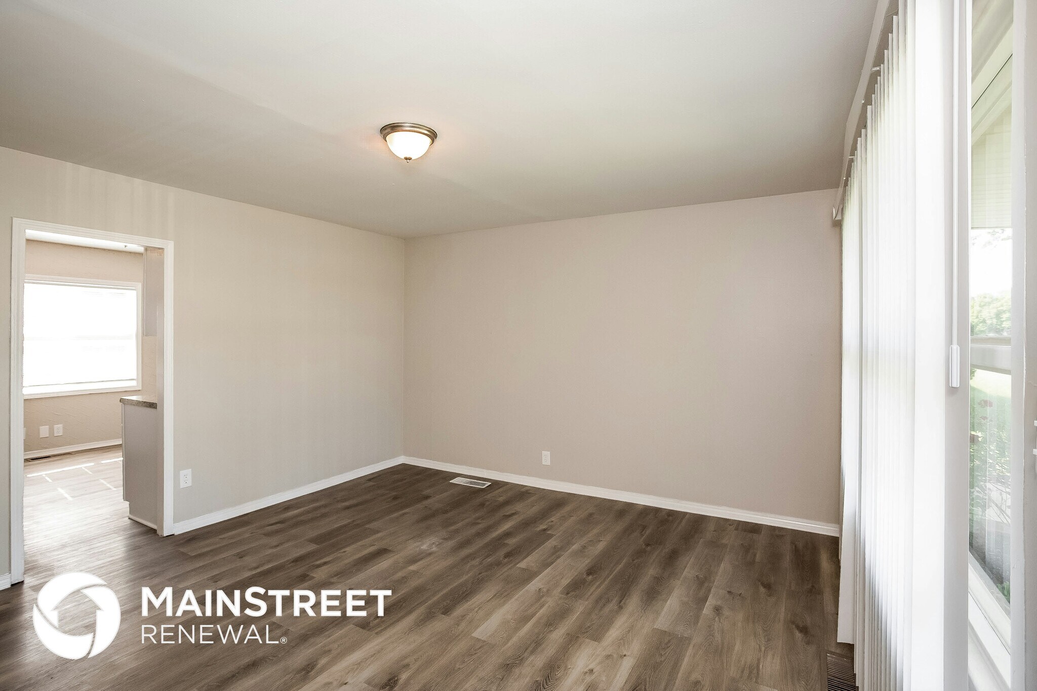 Building Photo - 4851 N Kenyon Dr