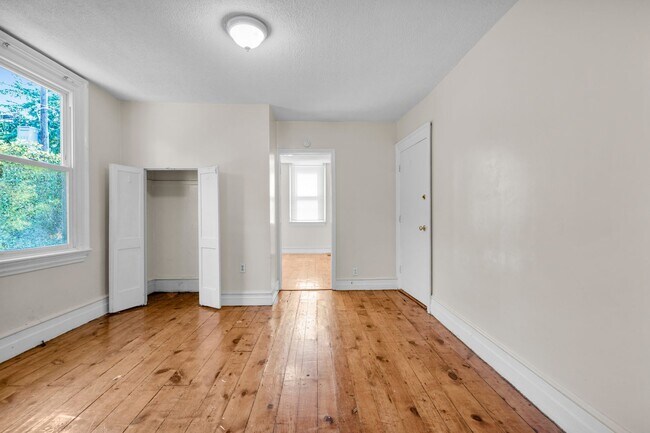 Building Photo - 523 N Ninth St