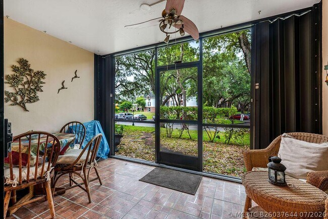 Building Photo - 3680 Inverrary Dr