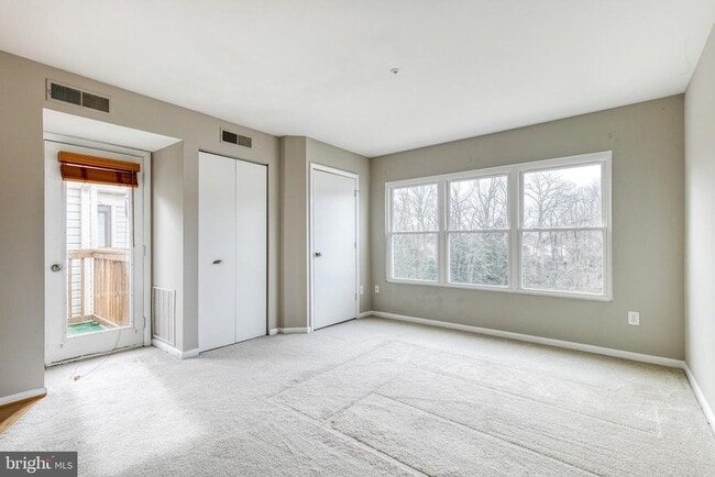 Building Photo - 20 Sandstone Ct