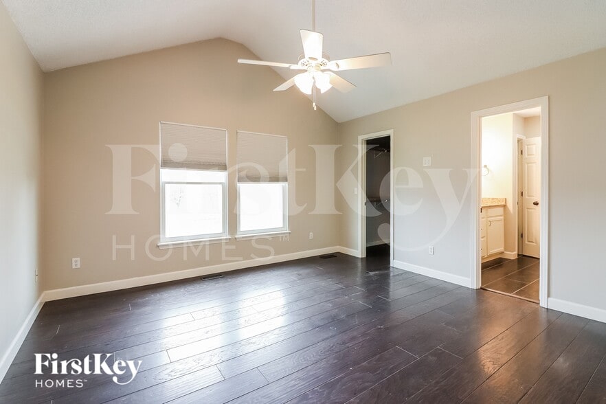 Building Photo - 412 N Crest Dr